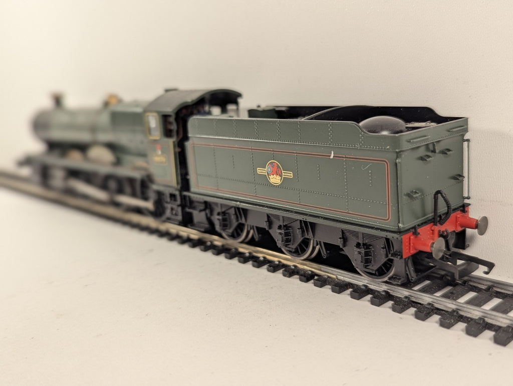 Hornby OO Gauge Grange Class 'Overton Grange' Steam Locomotive 6879 BR Green