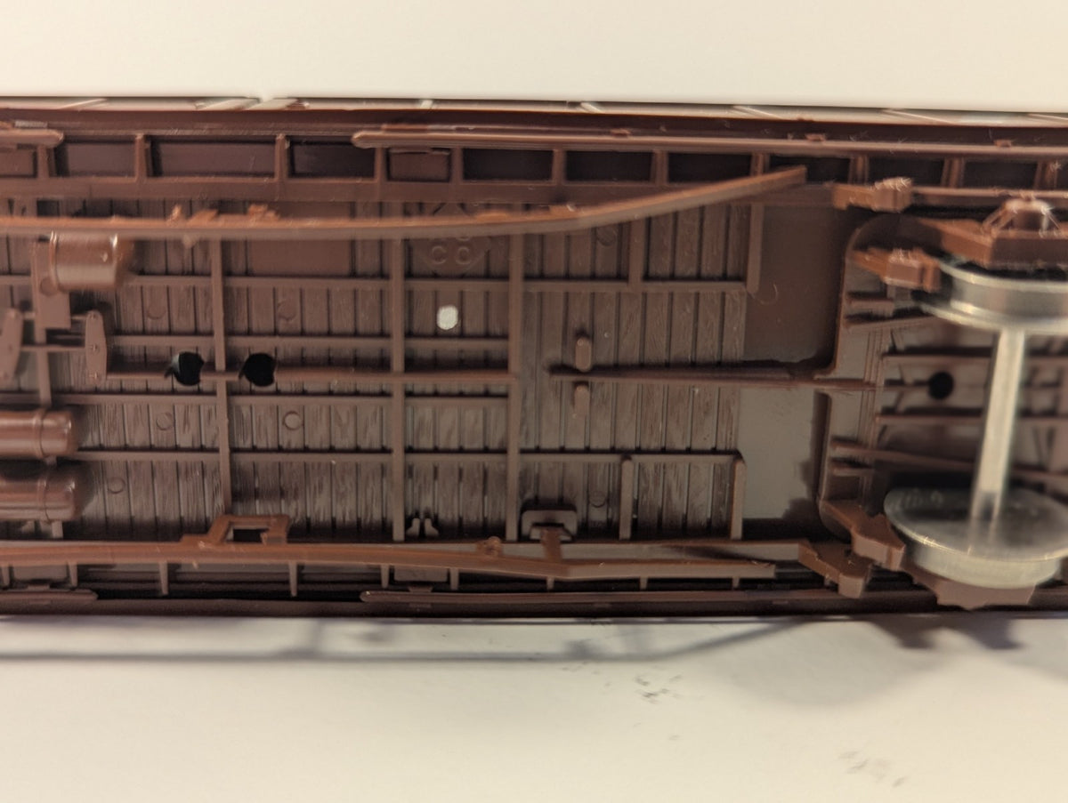 Roco H0 Sliding Wall Wagon DB Freight – Missing Buffers