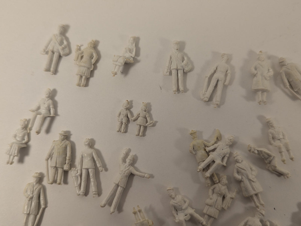 OO Gauge Unpainted Figures