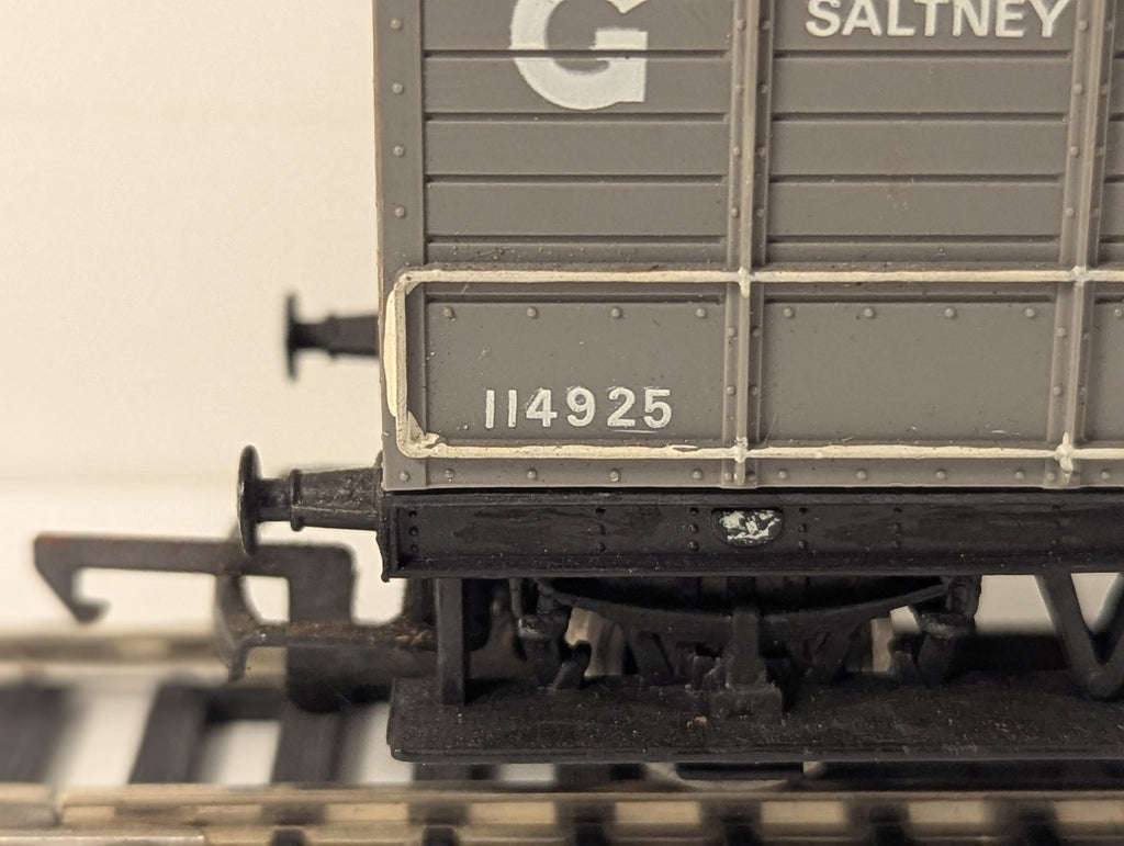 Hornby OO Gauge GWR 20t Toad Brake Van 'Saltney' Goods Wagon 114925 GWR Grey