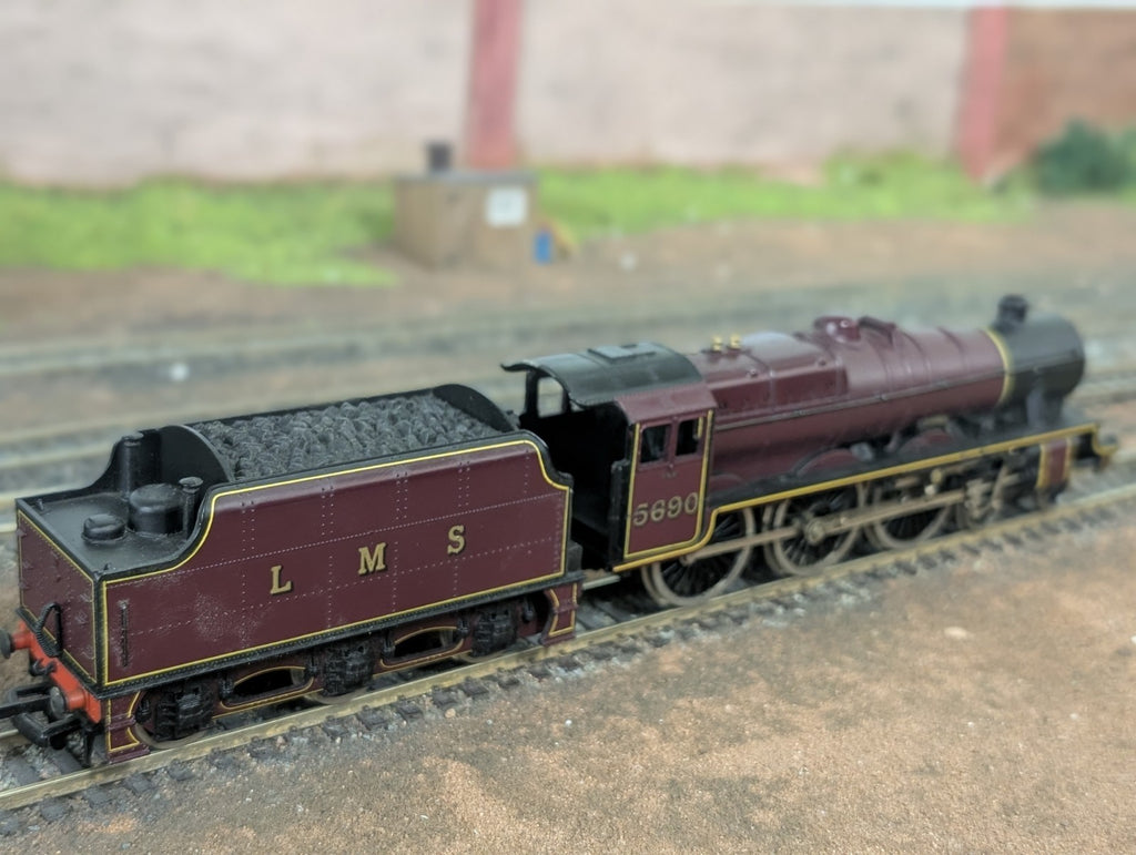 Mainline 37061 Jubilee Class 5XP 4-6-0 5690 Leander LMS Maroon