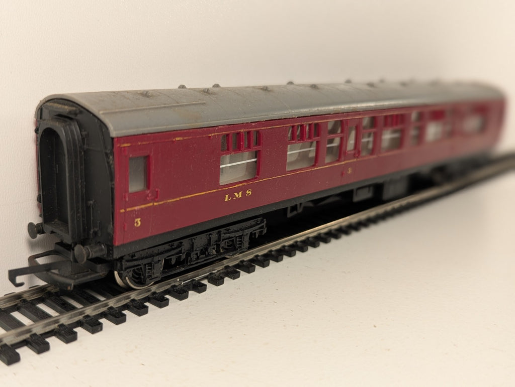 Hornby OO Gauge LMS Mk1 Corridor Full 3rd Coach