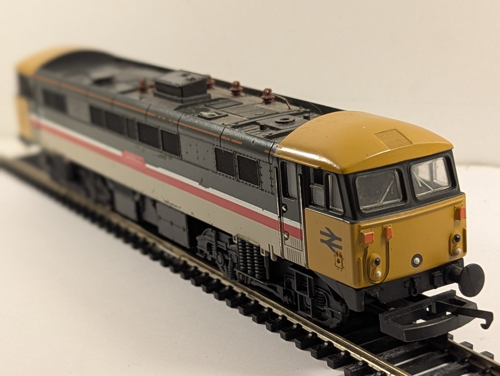Lima OO Gauge Class 87 Locomotive 87 018 BR InterCity Executive 205