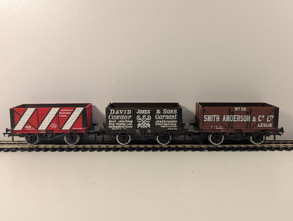 Bachmann 37-077K Set of Three Private Owner Wagons 2009/2010