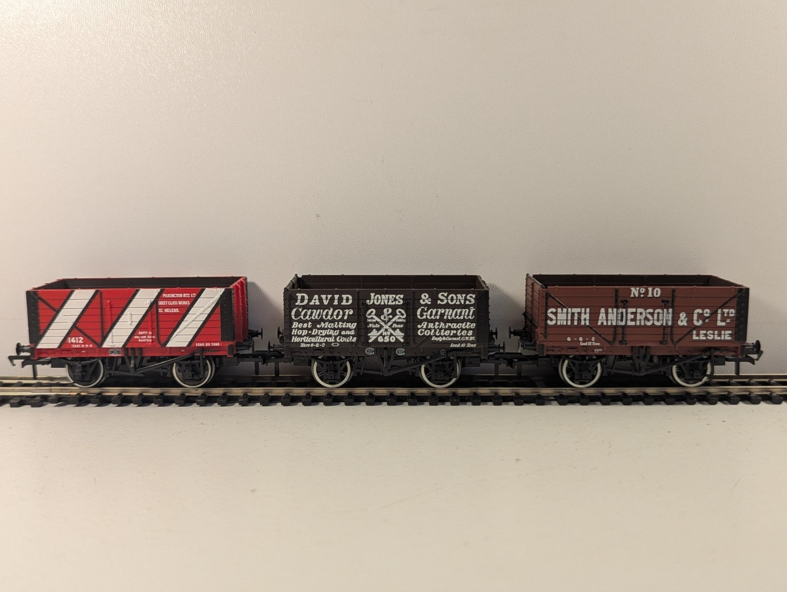 Bachmann 37-077K Set of Three Private Owner Wagons 2009/2010