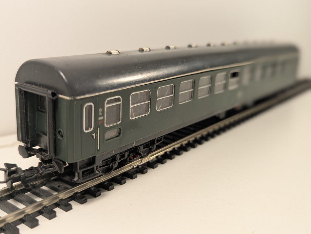 Liliput HO 896 00 DB Passenger Carriage