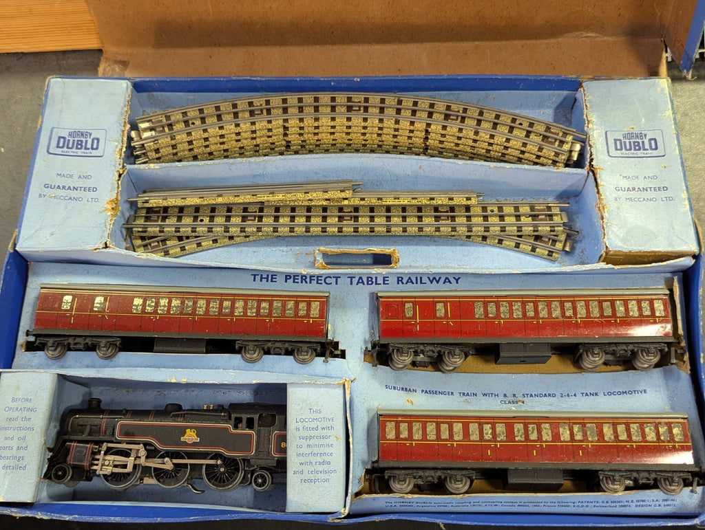 Hornby Dublo EDP18 OO Gauge BR 2-6-4 Tank Suburban Passenger Train Set