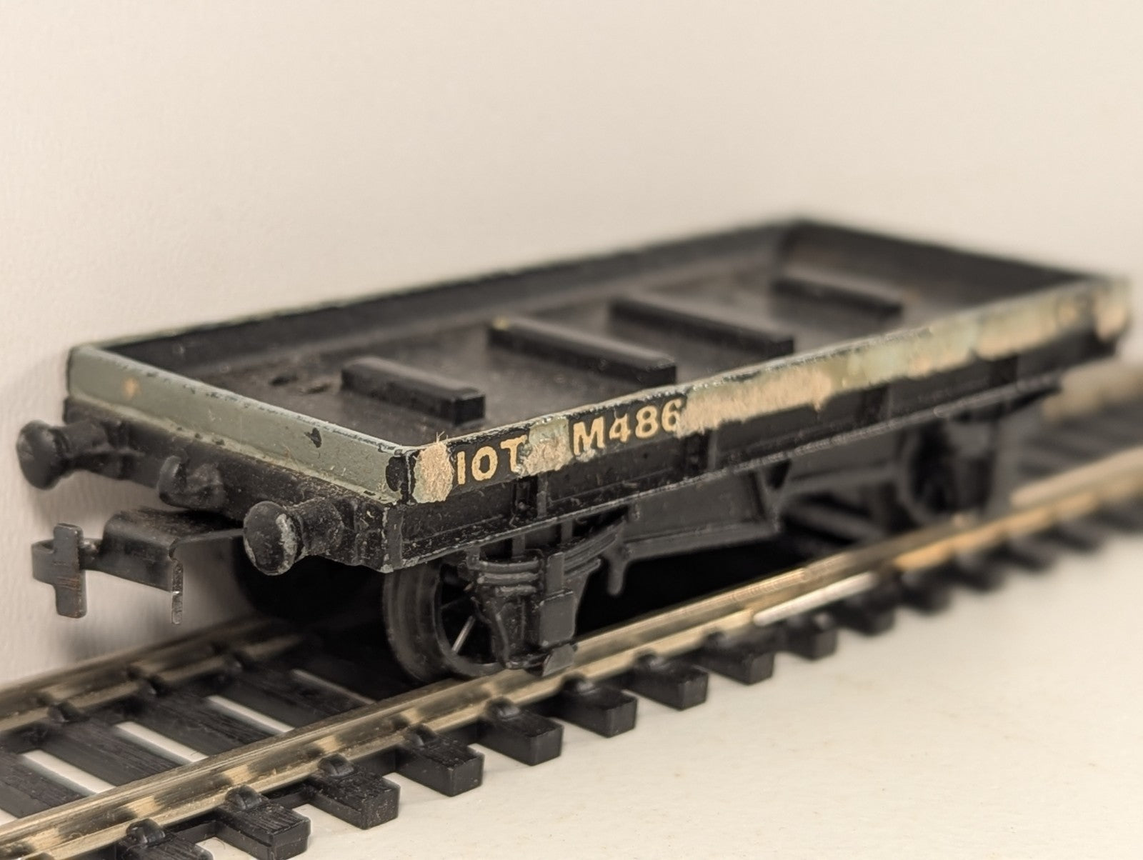 Hornby Dublo OO Gauge 10T Cables Flat Bed Wagon Chipped Paint