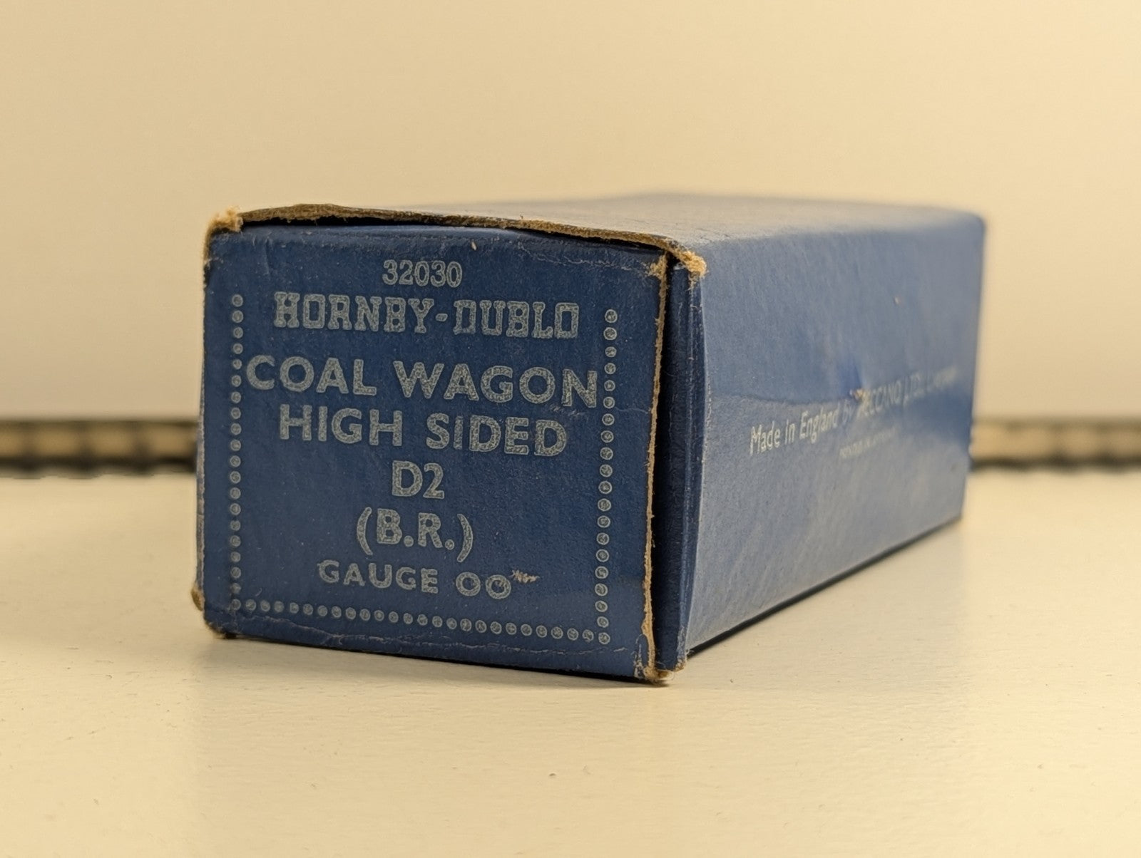 Hornby Dublo 32030 OO Gauge BR Grey D2 High-Sided Coal Wagon with Coal Load