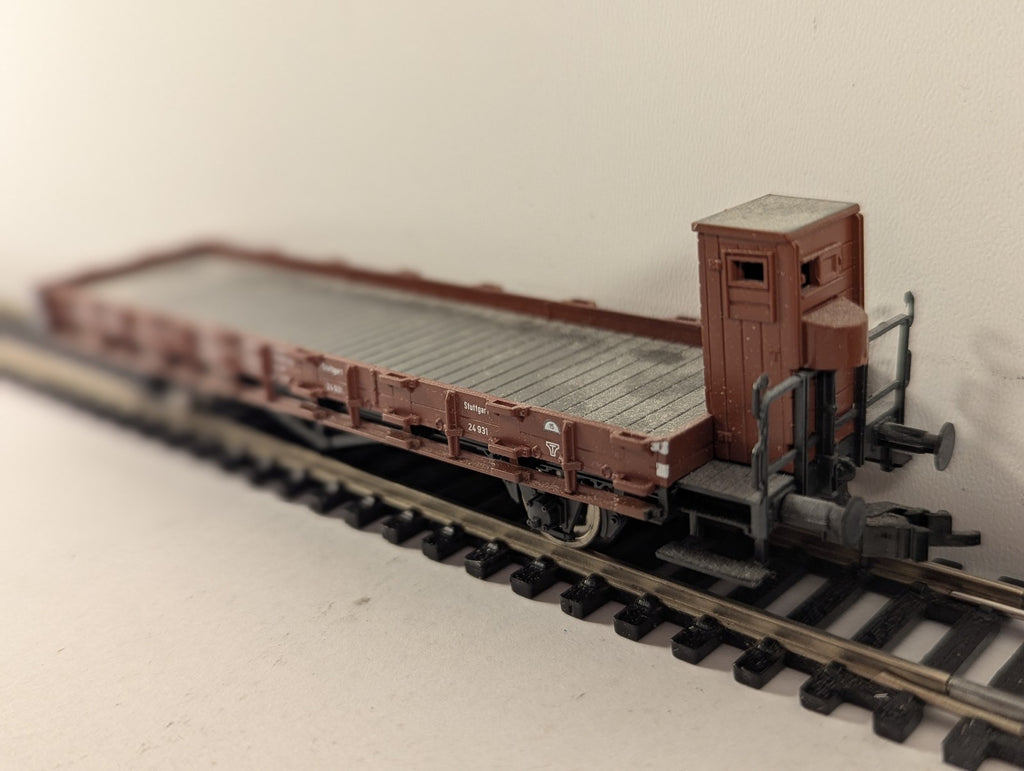 Roco HO Scale Deutsche Reichsbahn Stuttgart R10 Flat Wagon with Brakeman's Cab