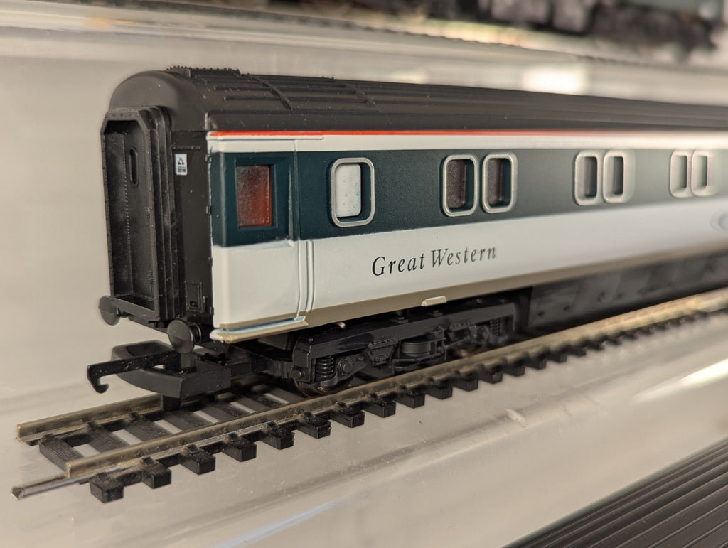 Lima L149970 OO Gauge GWR Class 47 & Two Mk3 Sleeper Coaches Set - boxed