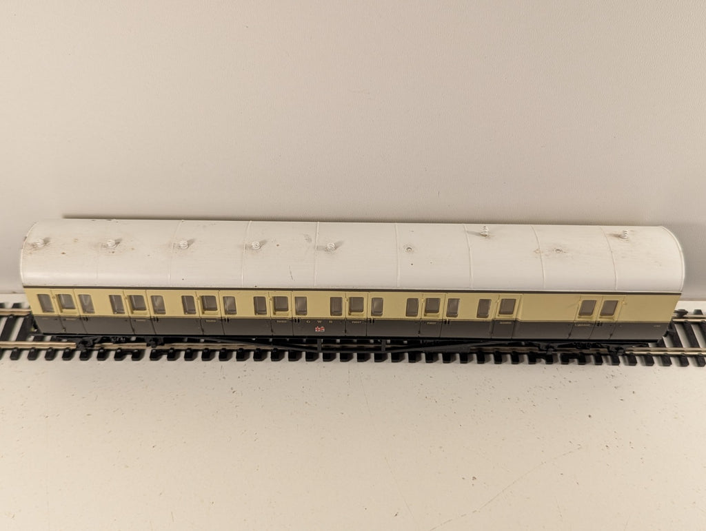 Hornby R4030D OO Gauge GWR Suburban B Composite Brake Coach