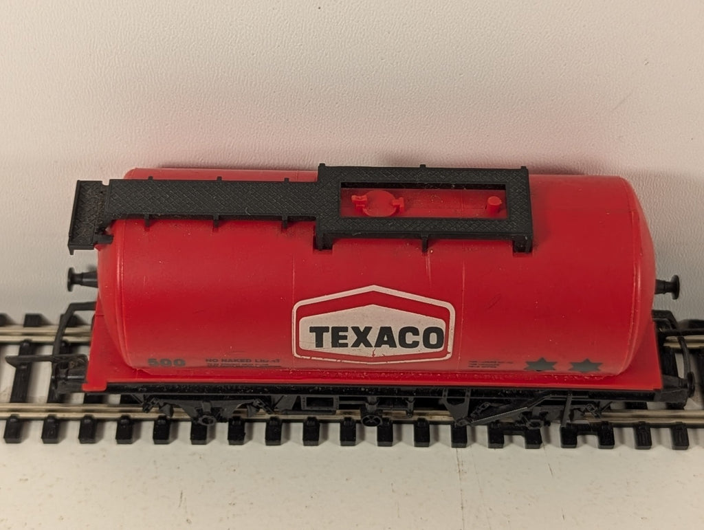Hornby R231 OO Gauge Red Texaco Tank Wagon