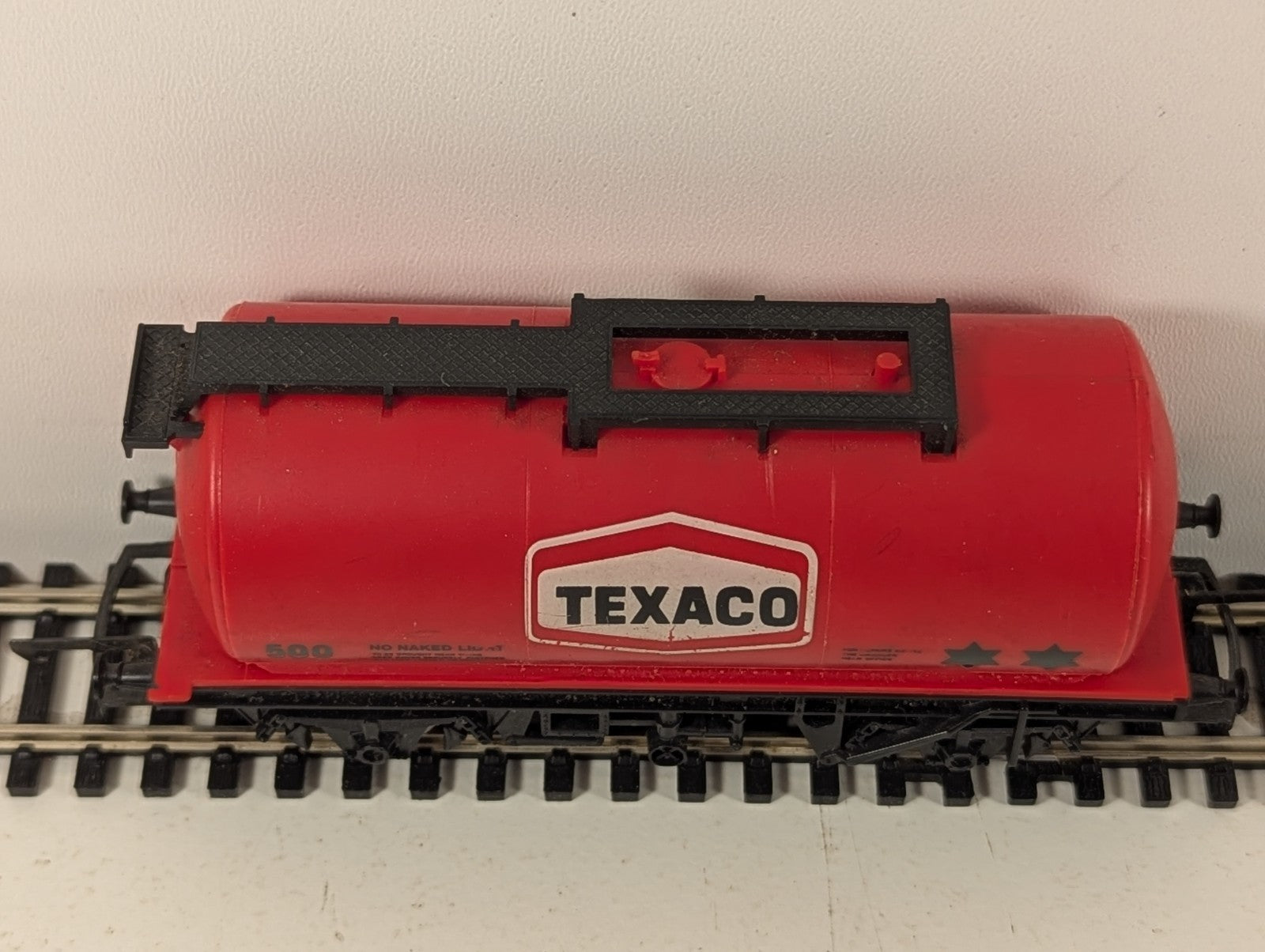 Hornby R231 OO Gauge Red Texaco Tank Wagon
