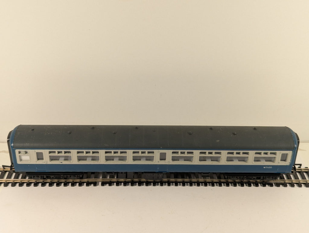 Hornby R895 OO Gauge Intercity Mk2 Tourist 2nd Open