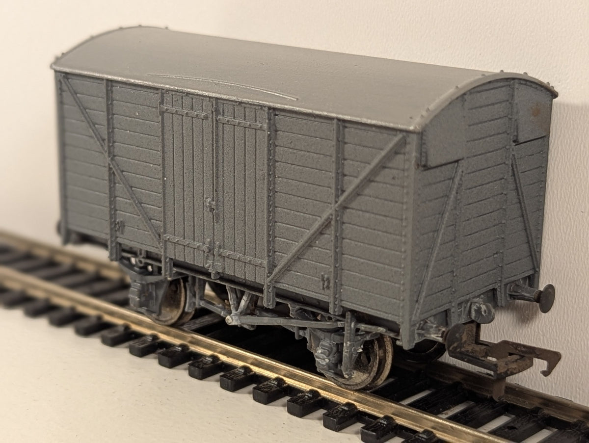 Kitbuilt OO Gauge 12-Ton Ventilated Van – Grey
