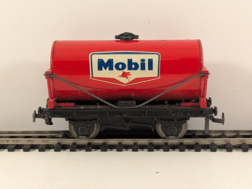 Hornby Dublo 32084 OO Gauge D1 Mobil Tank Wagon - Boxed