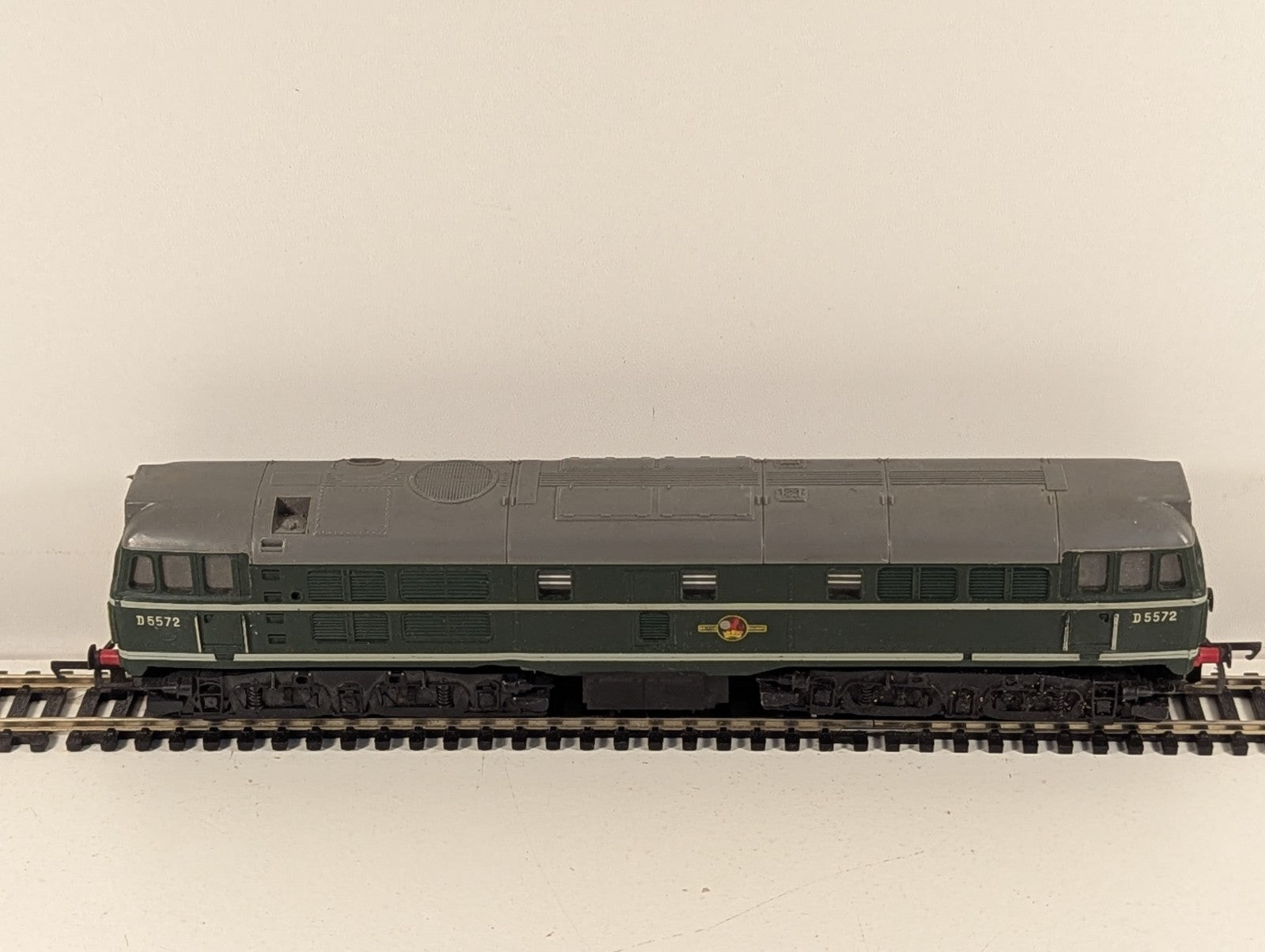 Tri-ang R357 Class 31 D5572 BR Green Spares/Repair