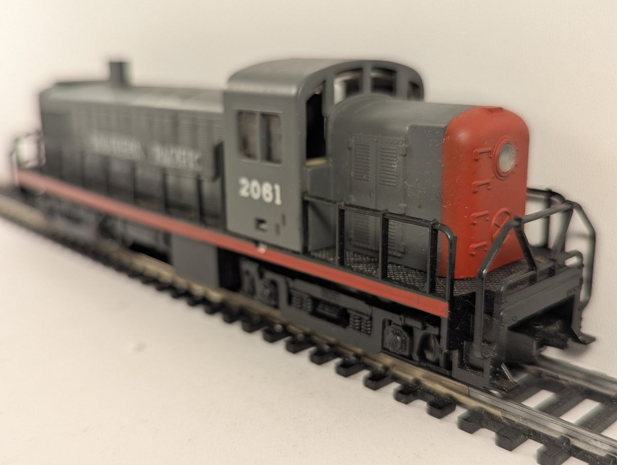 AHM HO Gauge RS-2 Diesel Locomotive 2061 Southern Pacific 16362 Spares or Repair