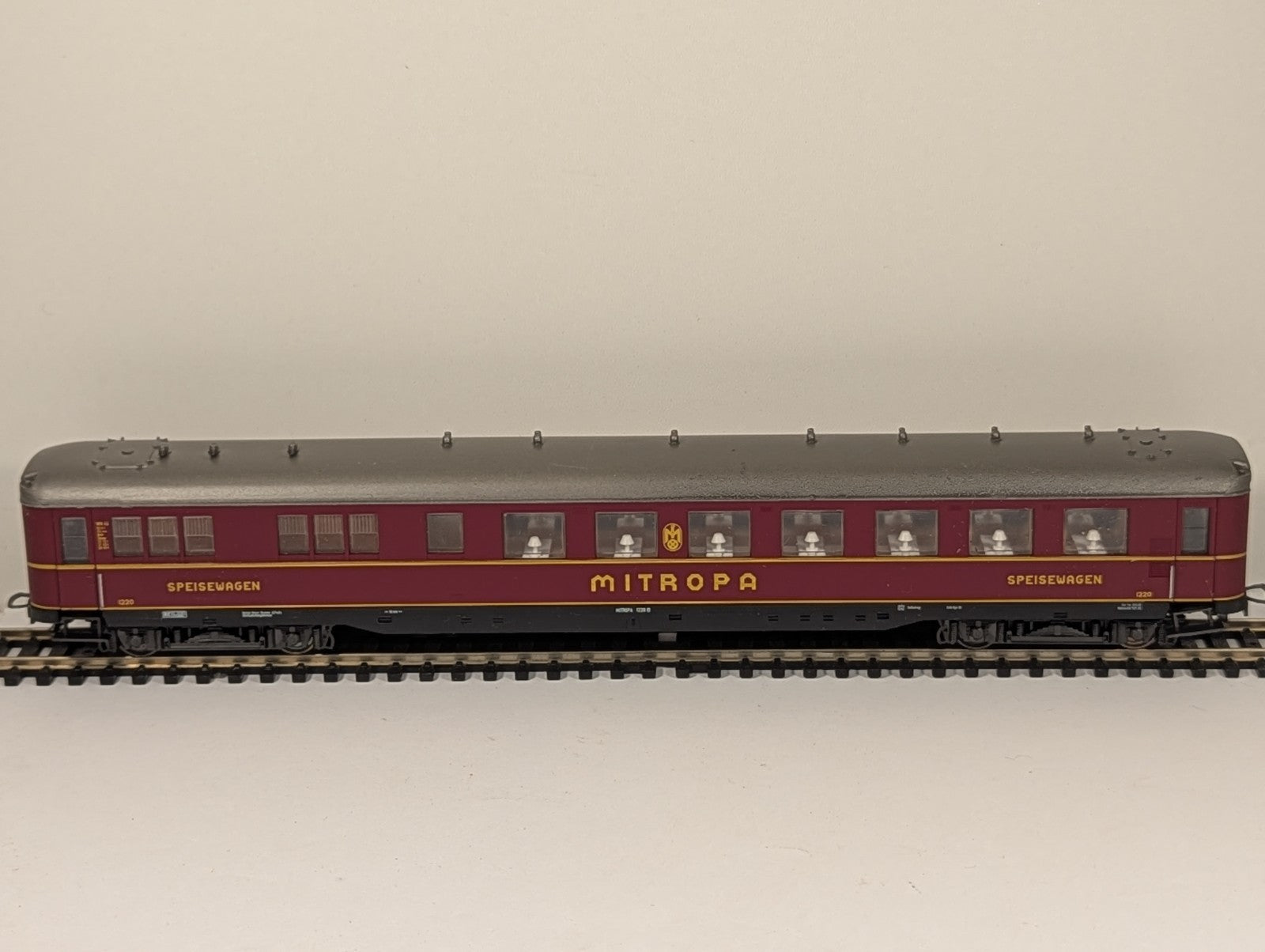 Liliput L382702 HO Gauge MITROPA Dining Coach 1220