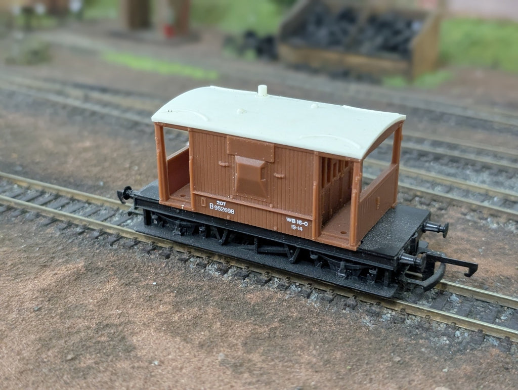 Tri-ang R16C B.R 20 Ton Brake Van B952698