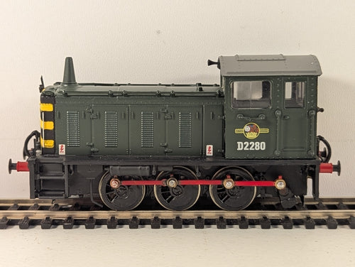 Bachmann Kit Chassis Converted Class 04 Diesel Shunter - Missing Couplings