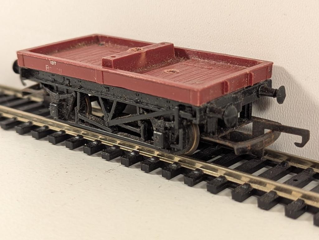 Tri-ang Railways R17 Bolster Wagon – OO Gauge