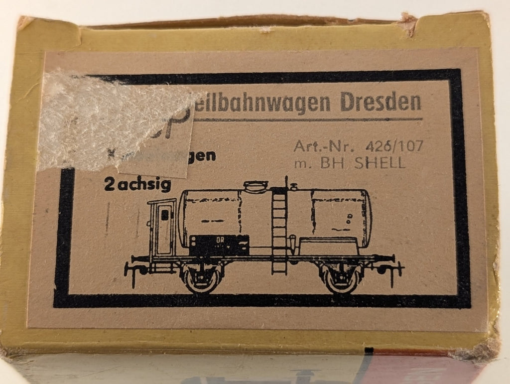 Schicht HO Gauge Shell Oil Tanker Wagon