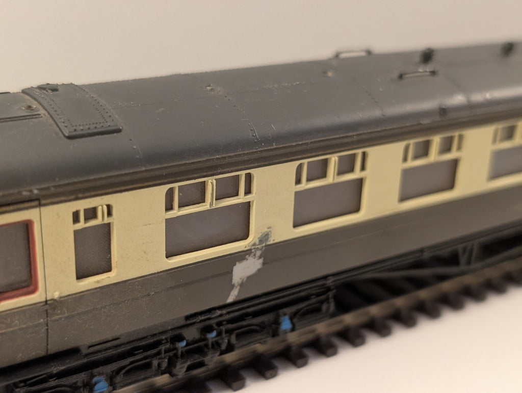 Bachmann OO Gauge GWR Collett Passenger Coach – Requires Some TLC
