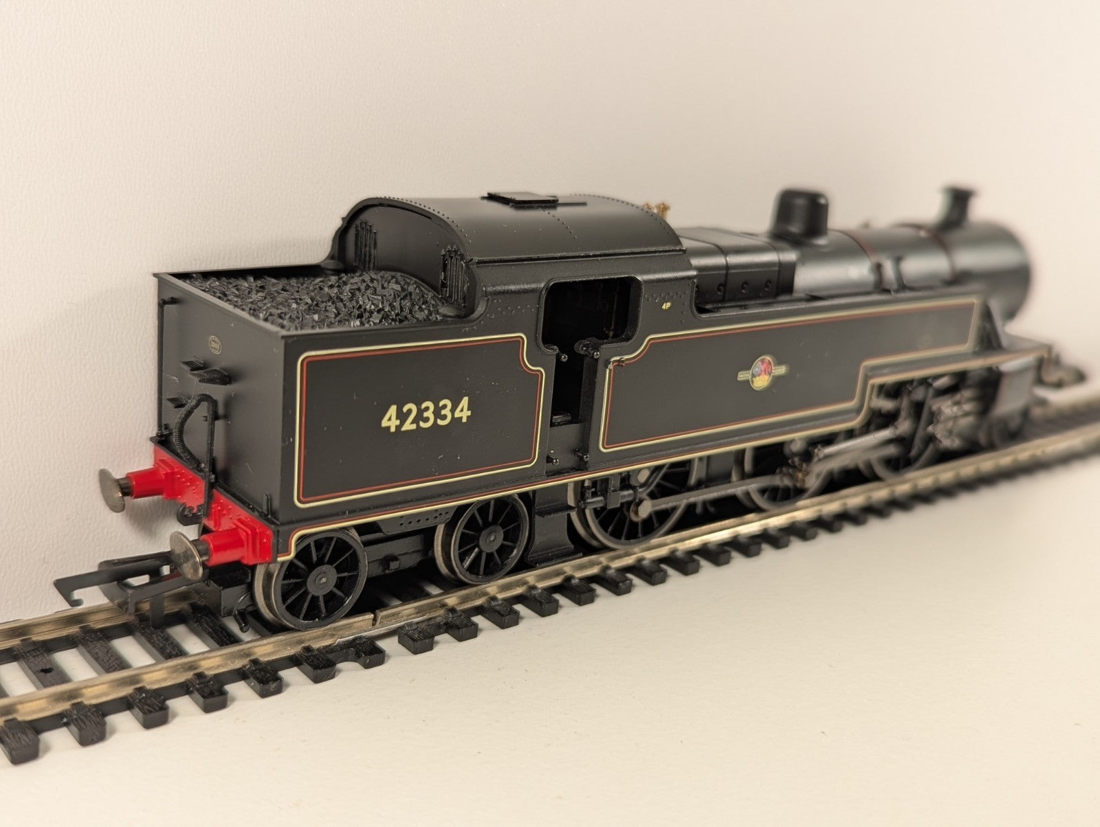 Hornby R3404 – BR Fowler Class 4P 2-6-4T No. 42334 BR Black, DCC Fitted