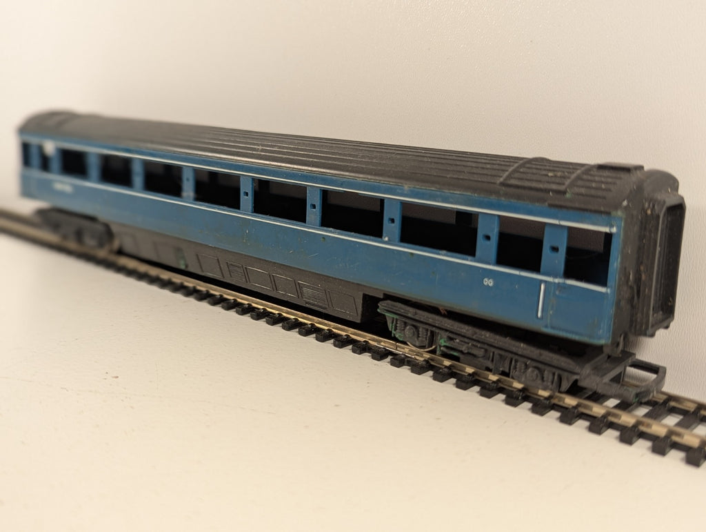 Hornby OO Gauge BR Mk3 Standard Class Coach Blue & Grey (Windows Missing)