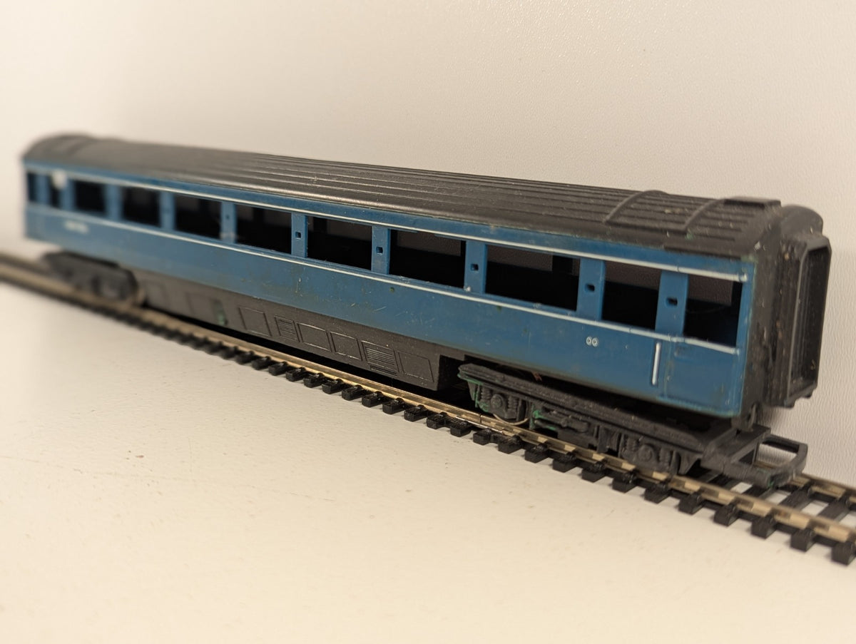 Hornby OO Gauge BR Mk3 Standard Class Coach Blue & Grey (Windows Missing)