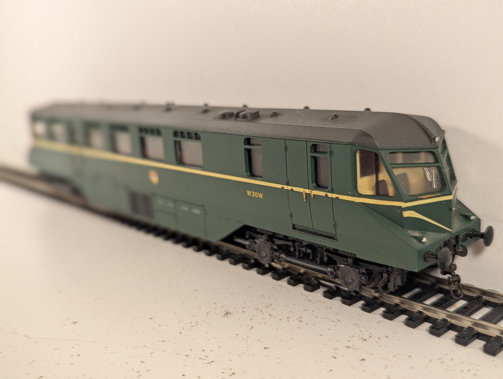Lima OO Gauge GWR Streamlined Railcar Diesel Railcar W30W BR Green 305311W