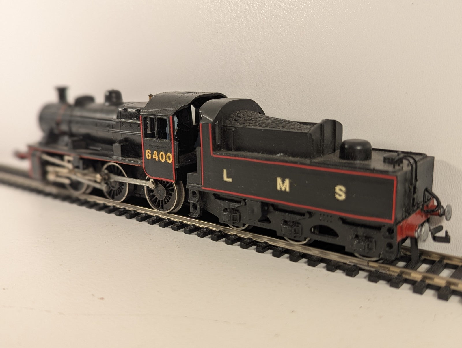 Hornby R857 OO Gauge LMS Ivatt Class 2MT 2-6-0 - Boxed