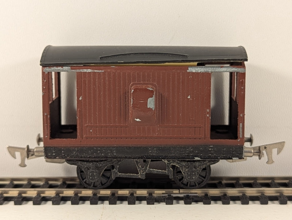 Graham Farish NE Brown 20T Brake Van