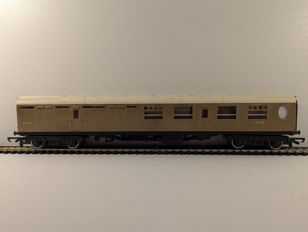 Tri-ang OO Gauge LNER Brake Third Coach Coaches 1870 LNER Teak R23