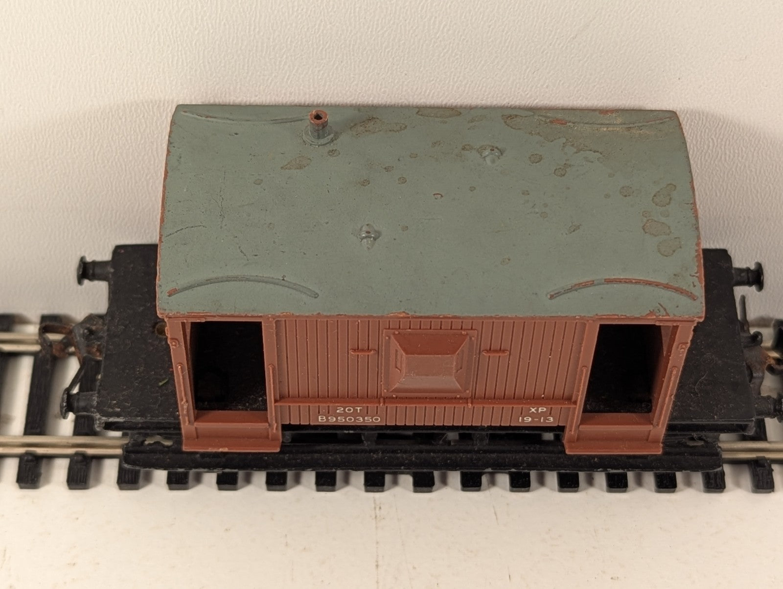 Hornby Dublo 4311 BR Brown 20 Ton Standard Goods Brake Van