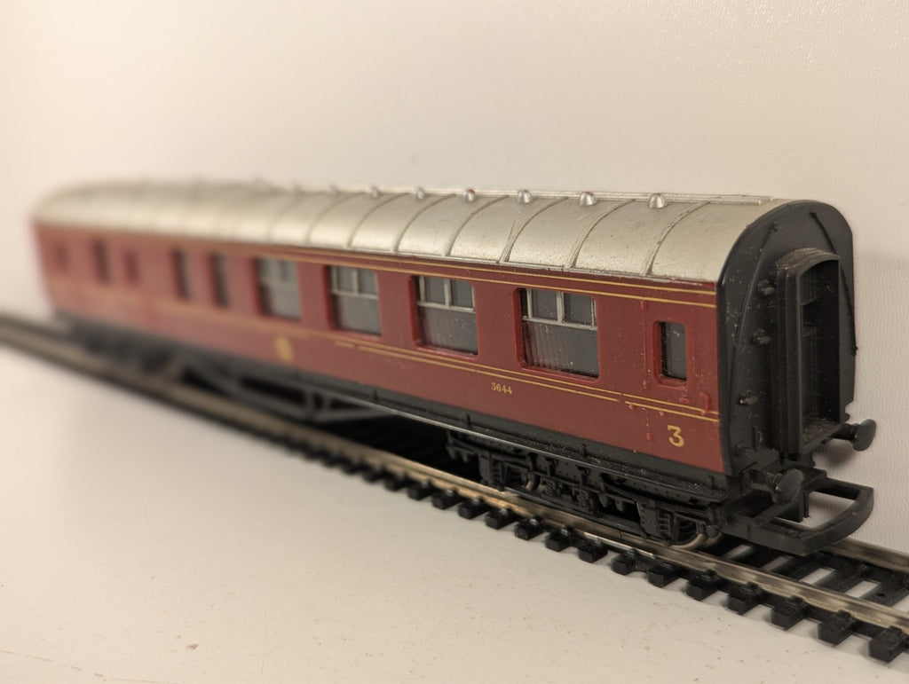 Hornby OO Gauge LMS Brake Third Coach