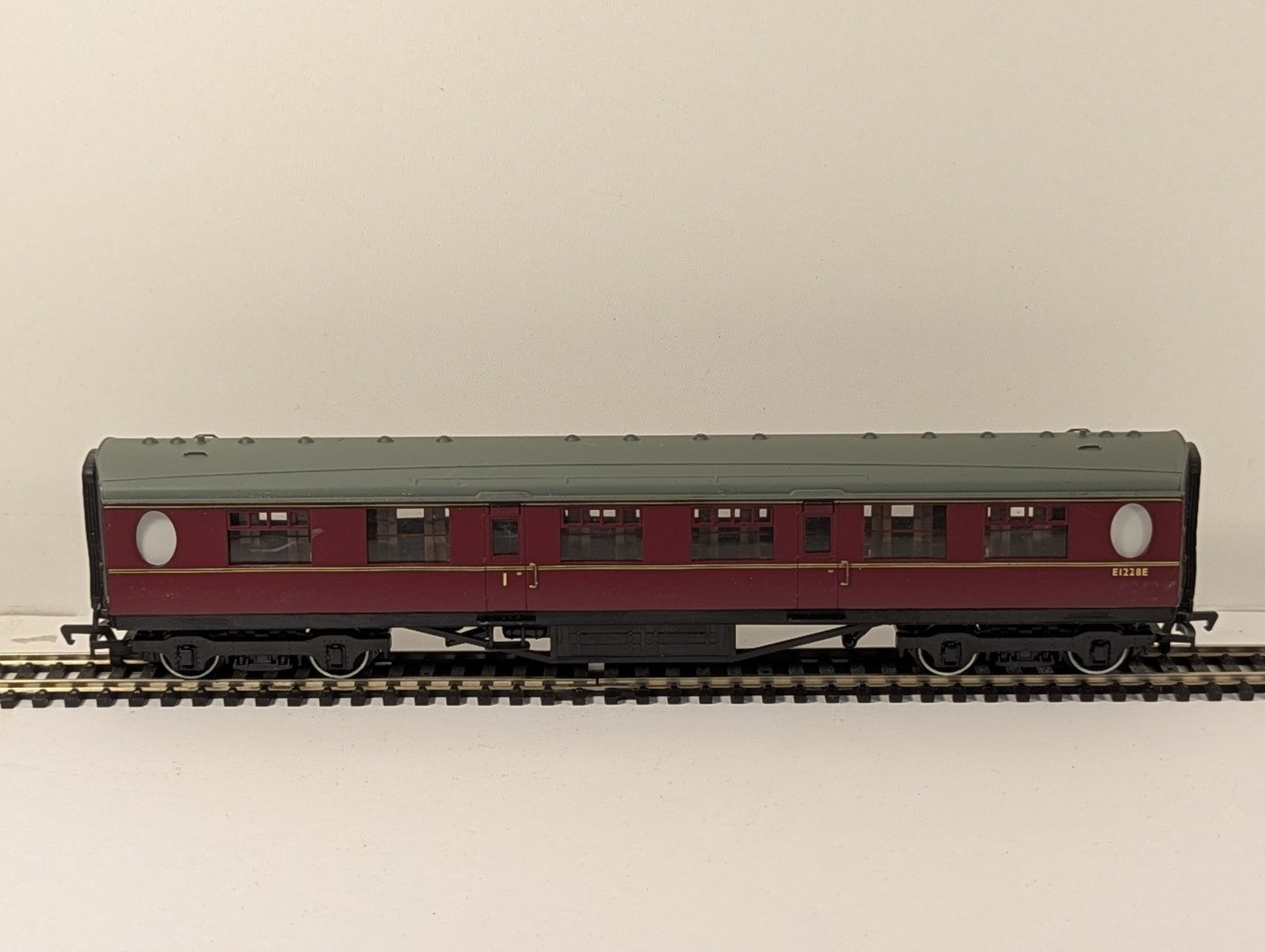 Bachmann Branchline OO Gauge LNER Thompson Brake Composite Coach BR Maroon