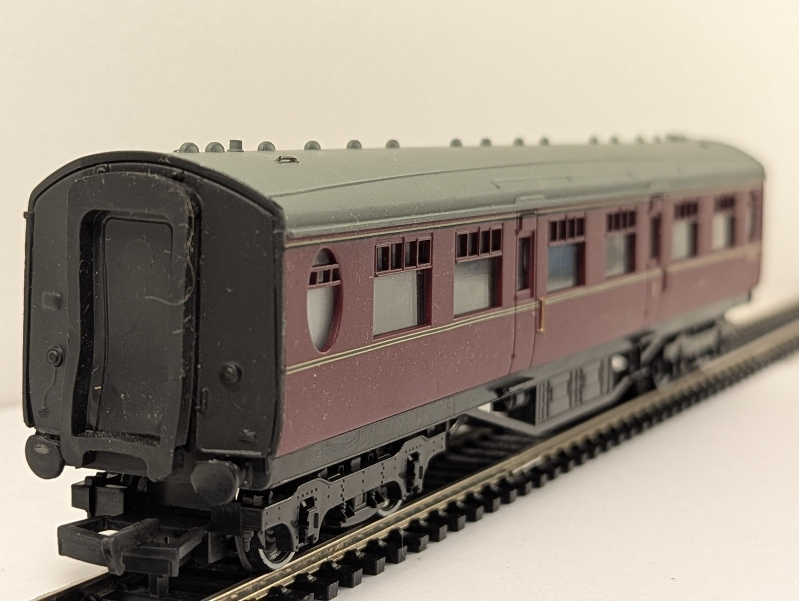 Bachmann Branchline OO Gauge LNER Thompson Brake Composite Coach BR Maroon