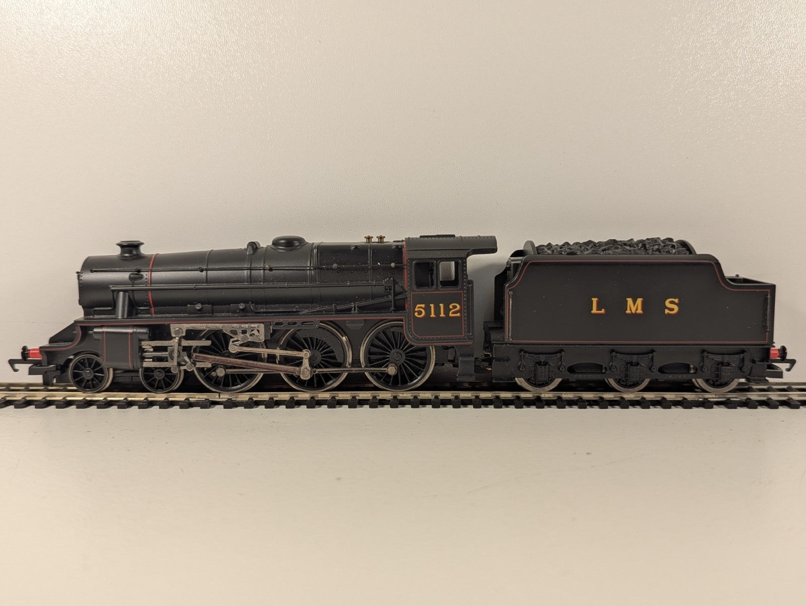Hornby R2881 LMS Class 5MT “Black 5” Steam Locomotive LMS Lined Black