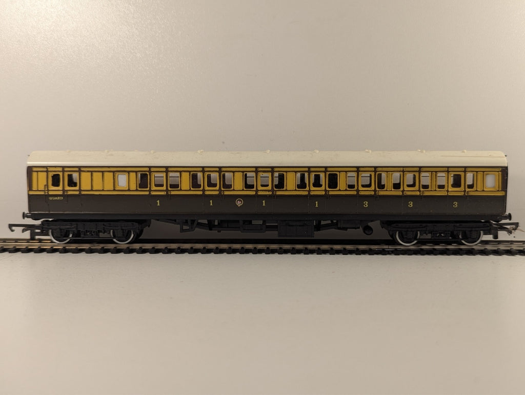 Hornby Railways R27 OO Gauge GWR First & Third Brake Coach - Boxed