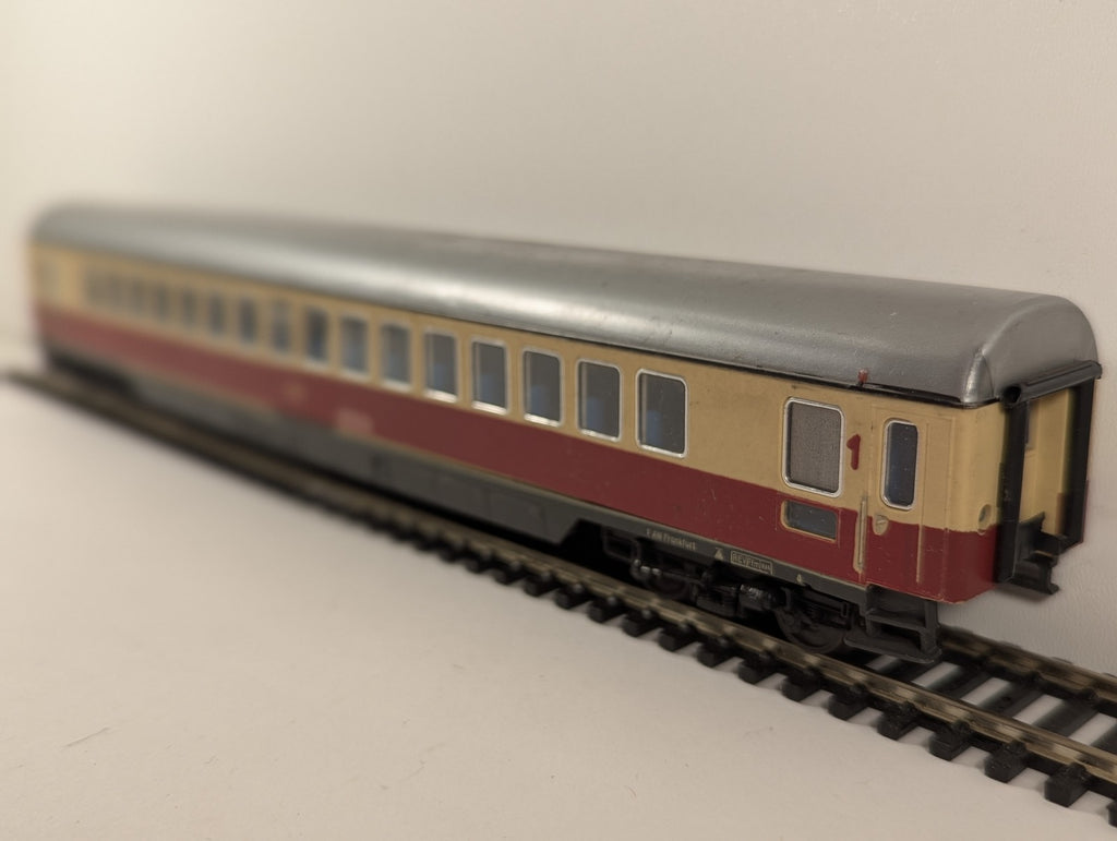 Fleischmann HO Gauge DB TEE 1st Class Open Coach AP4üm-61 Passenger Coach