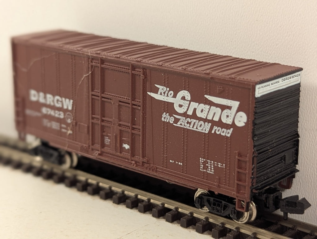 Bachmann N Gauge Denver & Rio Grande Western Hi-Cube Box Car - Missing Coupler