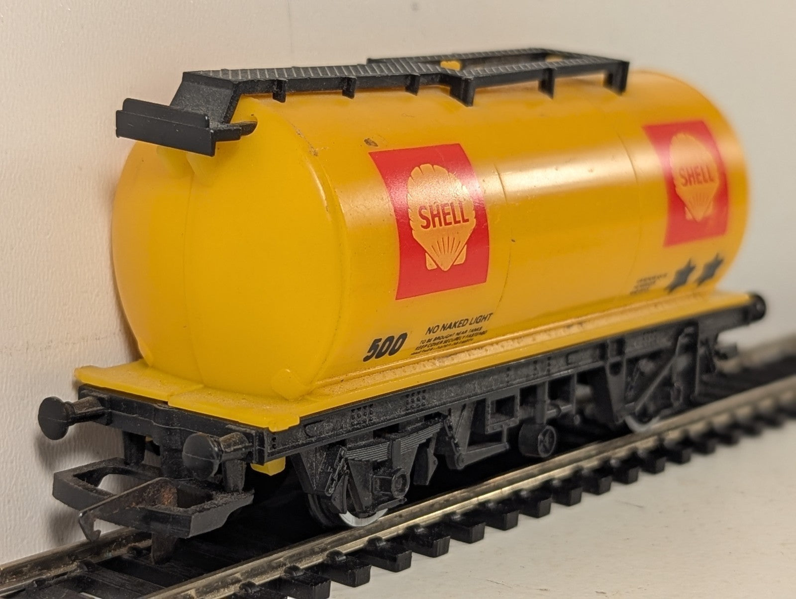 Hornby OO Gauge Shell Tank Wagon Goods Wagon 500 Shell Yellow R127