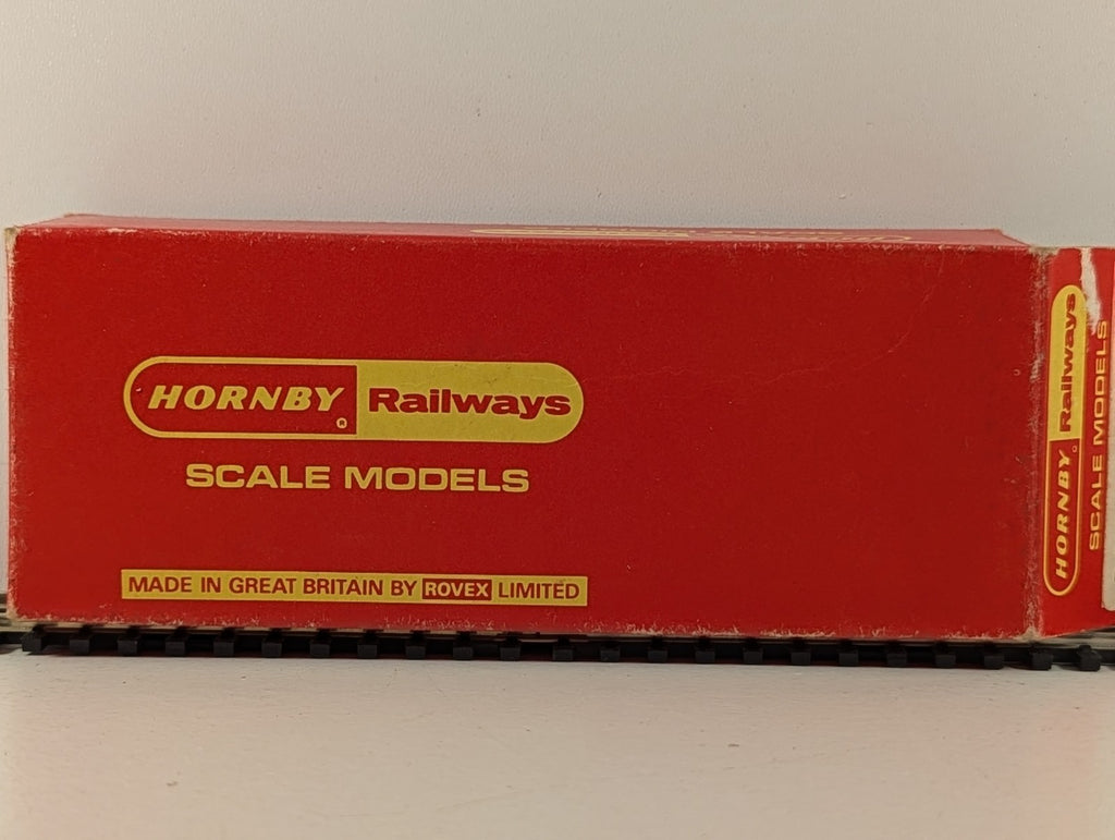 Hornby Railways R020 OO Gauge Shell Tank Wagon - Boxed