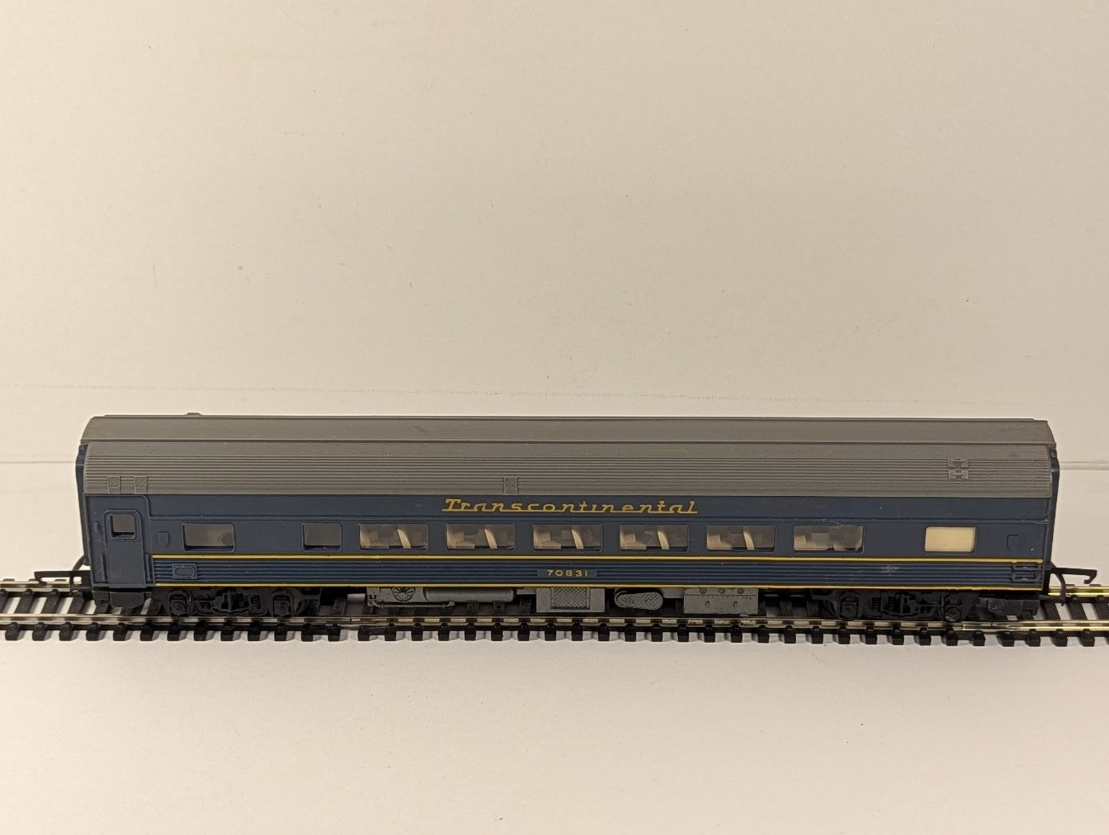 Tri-ang OO Gauge Transcontinental Passenger Coach 70831