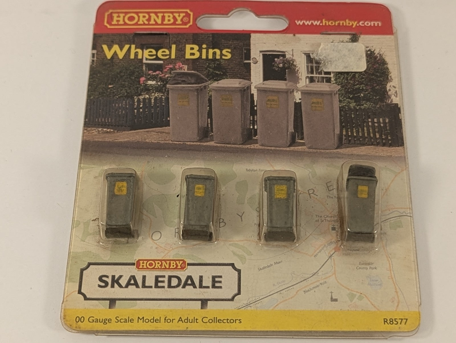 Hornby Skaledale R8577 OO Gauge Wheelie Bins Boxed