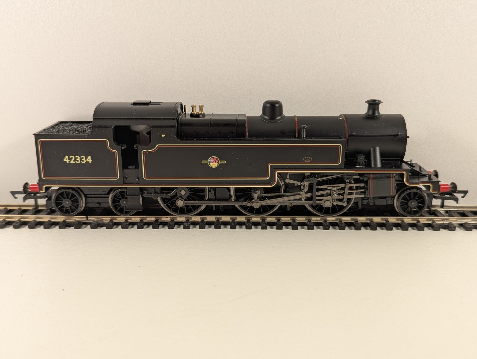 Hornby R3404 – BR Fowler Class 4P 2-6-4T No. 42334 BR Black, DCC Fitted