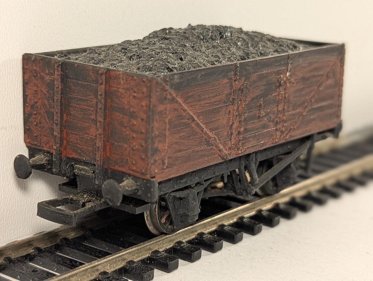 Kitbuilt OO Gauge 7-Plank Open Wagon Goods Wagon Weathered Bauxite